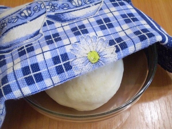 Заварное тесто для вкусных вареников.Доведите воду до кипения. Муку смешайте с солью и маслом. ... - 6