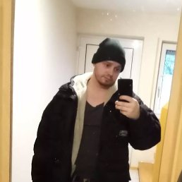 Nico, 31, 