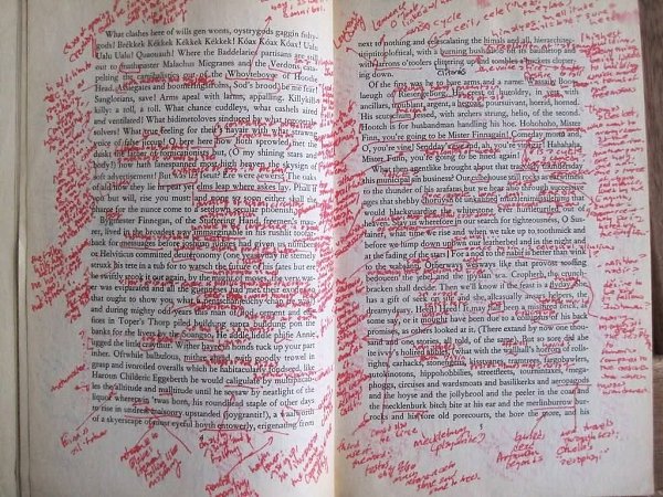 :) История дня: книжный клуб в Калифорнии спустя 28 лет закончил читать один из самых сложных ...