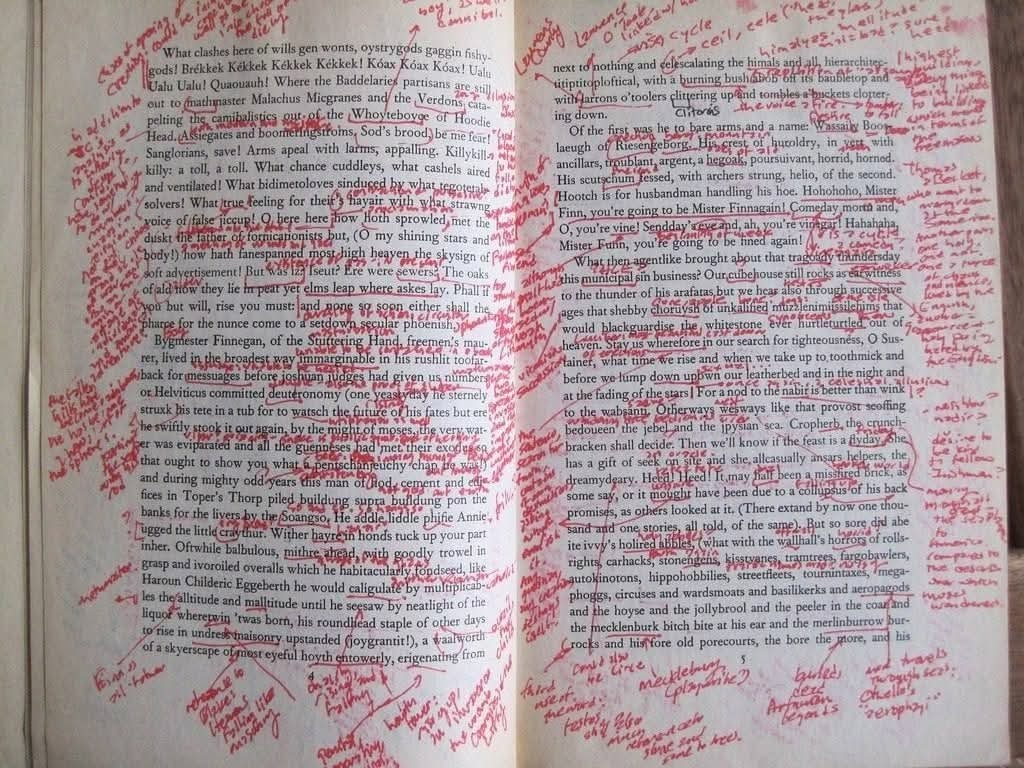 :) История дня: книжный клуб в Калифорнии спустя 28 лет закончил читать один из самых сложных ...