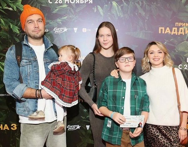  2 ,   !:           ... - 2