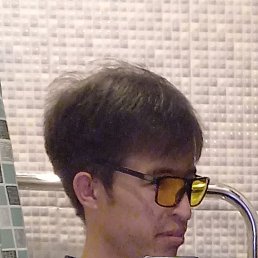 Ali, 25, 