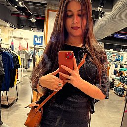 Nisha, 21, 