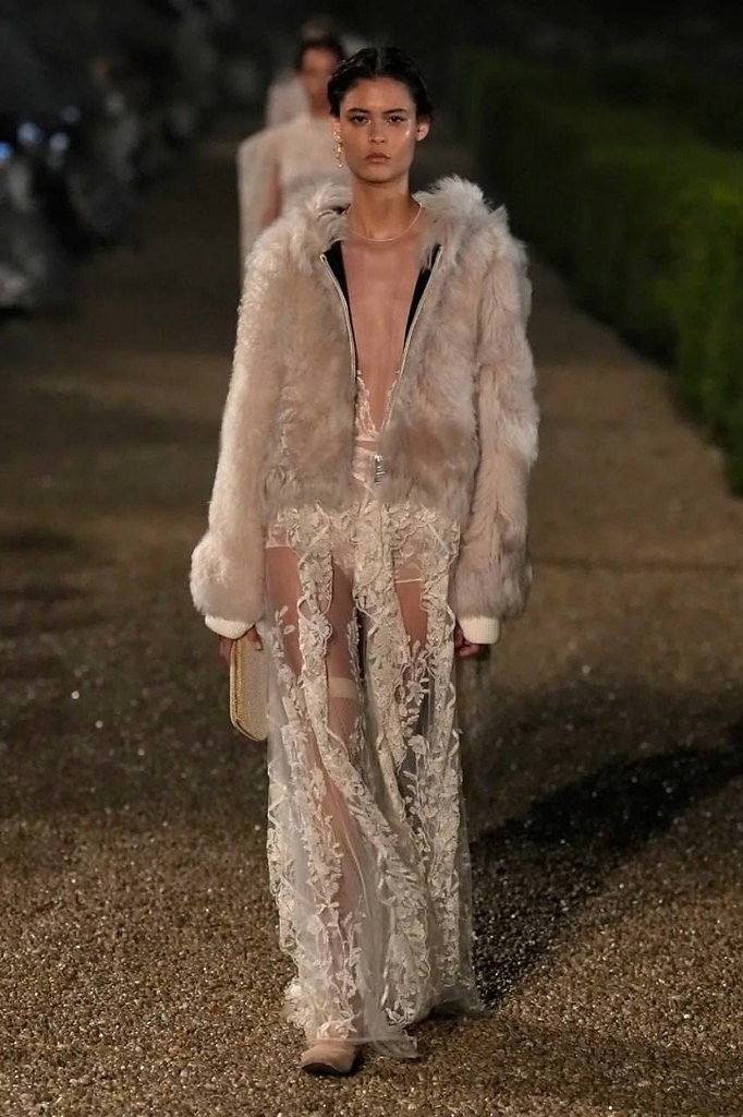           Dior Cruise 2026.  ,   ... - 2