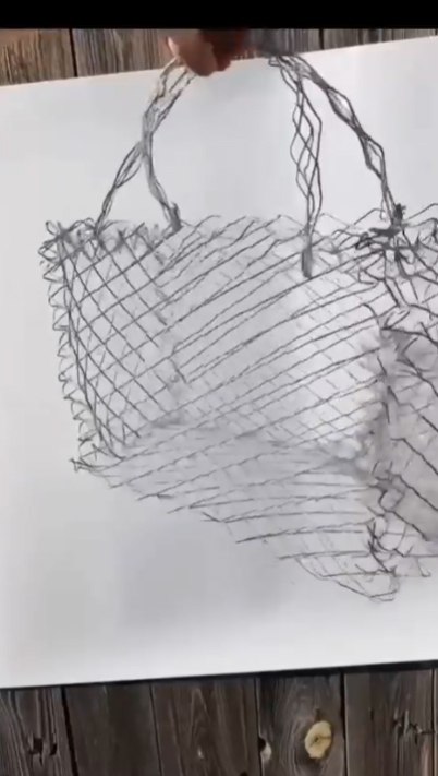 Аксессуар для элиты: дизайнер представил сумку, полностью сделанную из лапши быстрого приготовления - 2