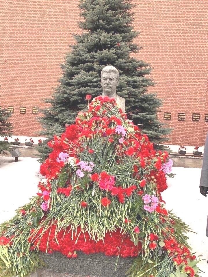 Брежнев и реабилитация Сталина.25 июня 1970 года по личному распоряжению Л. И. Брежнева на могиле ...
