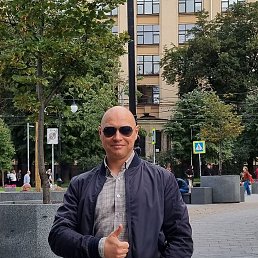 Alex, 41, 