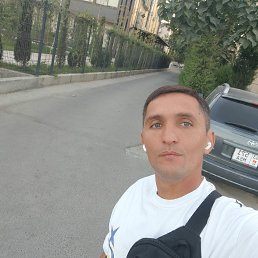 Oleg, 43, 