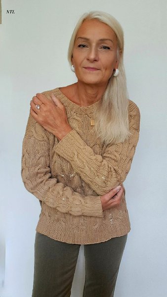 Из Пряжи Косы заплела, Поталь немного нанесла. Связала Джемпер по мотивам МК Карамель от ... - 2