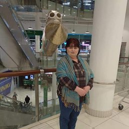Veronica, 57, 