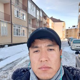 M S B, 32, 