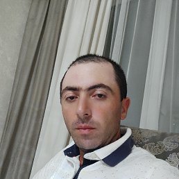 Maksim, 32, 