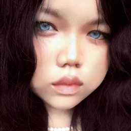 Mia, 17, 