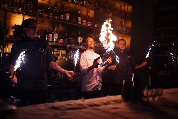 ПМЭФ заканчивается – afterparty начинается! С 18 по 21 июня в караоке-ресторан «Cherish» деловая ... - 3