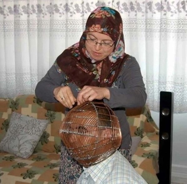 Жестко, но мужчина, житель Турции, решил бpoсить курить и для этого пpидумал оригинальный способ: он ... - 3