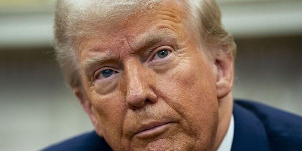Суд дал команде Трампа меньше двух дней на разморозку иностранной помощи.Суд в #США обязал ...