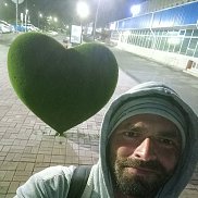 Pavel, 40, 