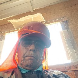 Enrique, 53, 