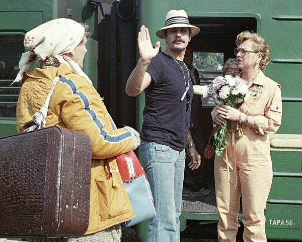 Нонна Мордюкова, Никита Михалков и Светлана Крючкова на съемках фильма «Родня», 1981 год.