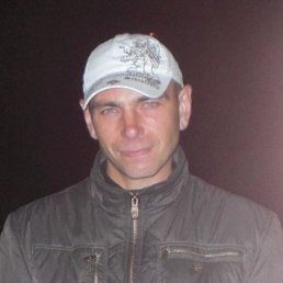 Aleksei, 44, 