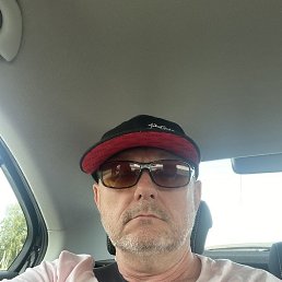 Sebastian, 61, 