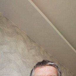 Aleks, 51, 