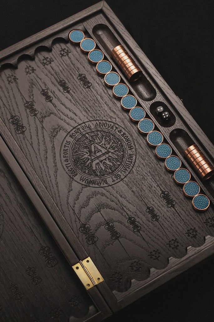 Премиальный подарок мужчине! Шахматы и нарды с именной гравировкой из массива дерева, меди и ... - 2