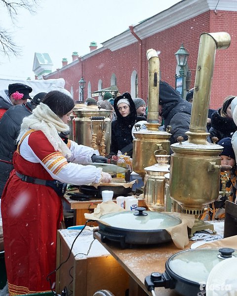 В России началась масленичная неделя.Народные гулянья будут проходить с 24 февраля по 2 марта. ...
