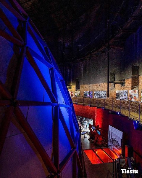 В Петербурге есть крупнейший планетарий в мире. «Планетарий №1» расположен в старинном газгольдере. ... - 9
