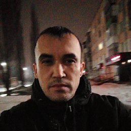 Dima, 40, 