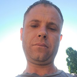 Iurie, 36, 