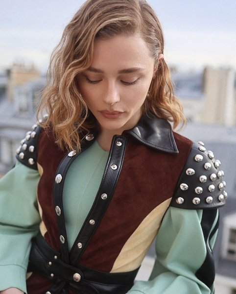    Louis Vuitton - 5