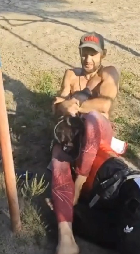 Внимательность спасла 2-х детей. Парень из Железногорска отдыхал на пляже. В какой-то момент он ...