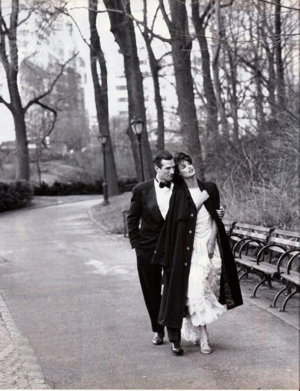 А мы будем гулять по листве в ноябре, Бросив бизнесы и машины. Мне так нравится вся эта чушь о ребре ...