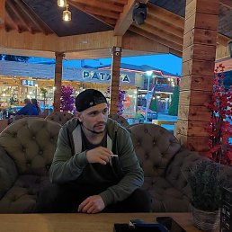 Nicolai, 30, 