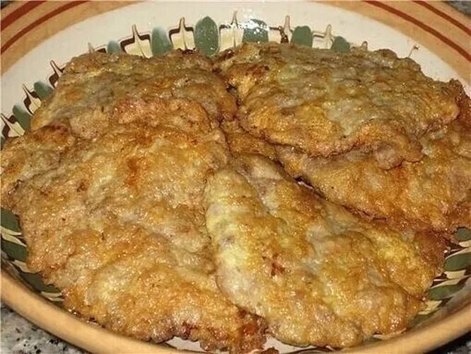 Отбивные из фарша.Ингредиенты:фарш любойсольперецДля панировки:яйцамукаОчень важно, чтобы фарш был ...