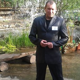 ihor, 45, 