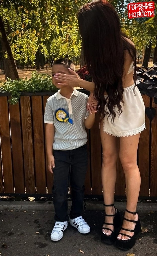 В Одессе родители набросились с критикой на молодую мамашу, которая привела своего сына на 1 ... - 3