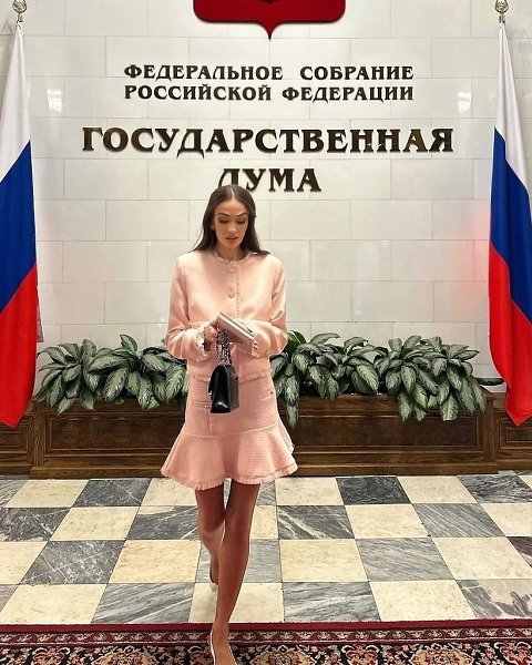 Алёна Водонаева, известная участница проекта «Дом-2», приняла участие в заседании Государственной ... - 3