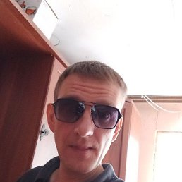 Aleks, 40,  