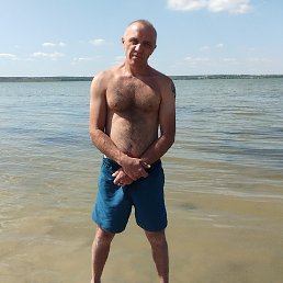 Maks, 42, 