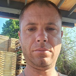 Iurie, 34, 