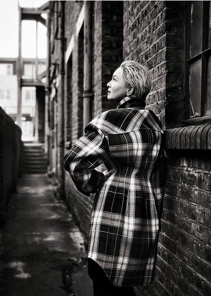 Рене Зельвегер в британском Vogue напоминает, что в 2025 году нас ждет возвращение «Бриджит Джонс. ... - 6