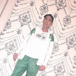 Maxo, 49, 