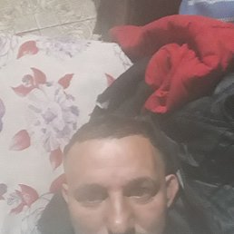Kti, 32,  