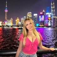 Alisa, 37 , 