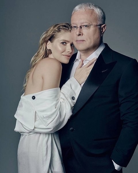 Бывший Лены Перминовой, миллиардер Александр Лебедев, новый роман закрутил. 38-летняя модель Елена ...