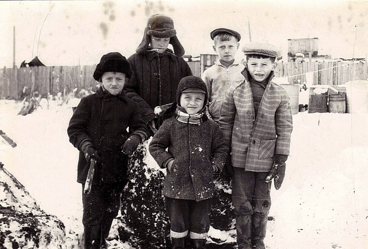 Сорок зим и сорок лет. Одежда советских детей. одежда советских детей зимой. одежда детей в 80-е годы. детская зимняя одежда ссср.