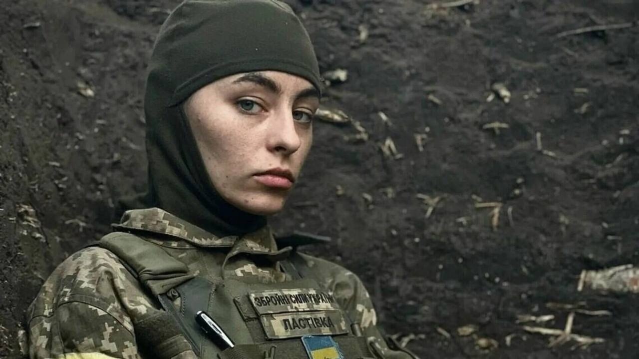 На Покровском направлении наши войска взяли в плен украинскую националистку из ВСУ.На Покровском ...