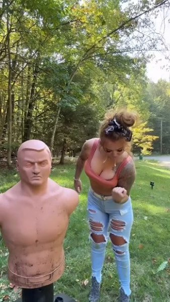        )